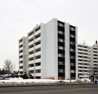 95 Kennedy Rd N in Brampton, ON - Building Photo - Building Photo