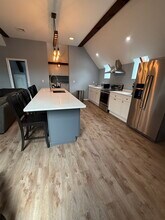 10 High St, Unit Andover Center Loft in Andover, MA - Foto de edificio - Building Photo