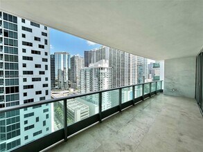 1331 Brickell Bay Dr, Unit # 2208 in Miami, FL - Building Photo - Building Photo