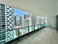 1331 Brickell Bay Dr, Unit # 2208 in Miami, FL - Foto de edificio - Building Photo