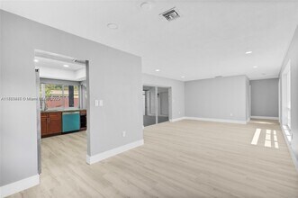 7773 Coral Blvd in Miramar, FL - Building Photo - Building Photo