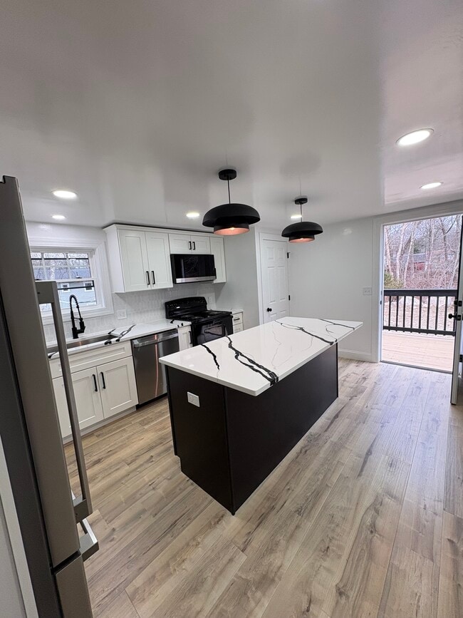 84 O Dr, Unit 2 in Westport, MA - Foto de edificio - Building Photo