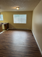 377 SE 8th Ave-Unit -102 in Oak Harbor, WA - Building Photo - Building Photo