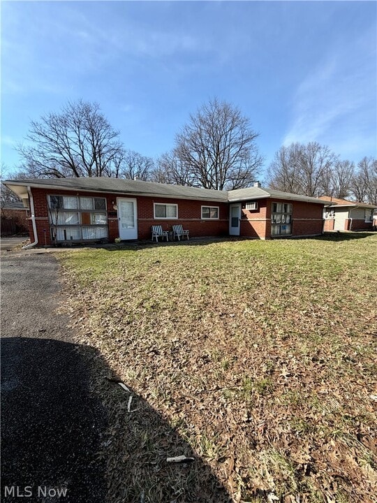 3028 Northgate Ave in Youngstown, OH - Building Photo