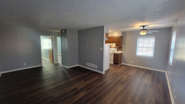 4405 Landside Dr in Louisville, KY - Building Photo - Building Photo