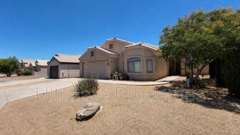 7145 W Maryland Ave in Glendale, AZ - Building Photo