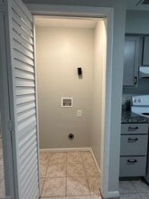 10405 N Jasmine Ave in Tampa, FL - Building Photo - Building Photo