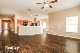 734 Star Pointe Dr in Seffner, FL - Building Photo - Building Photo