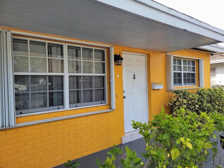 410 SW 11th Ave in Hallandale Beach, FL - Foto de edificio
