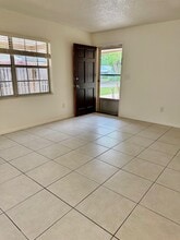 914 La Salle Ave in Orlando, FL - Foto de edificio - Building Photo