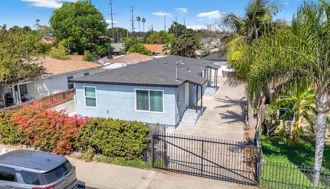 property at 2417 W Stanford St