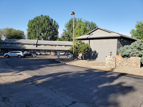 Holly Street Apartments in Nampa, ID - Building Photo - Building Photo