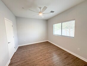 1645 E Cheery Lynn Rd, Unit 11 in Phoenix, AZ - Building Photo - Building Photo