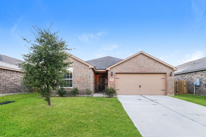 10471 Red Cardinal Dr in Cleveland, TX - Building Photo