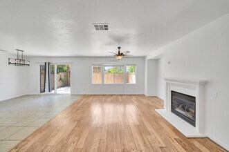 23904 Calle del Sol Dr in Santa Clarita, CA - Building Photo - Building Photo