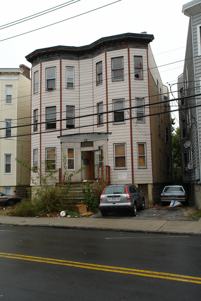 37 Radford St in Yonkers, NY - Building Photo - Building Photo