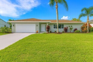 1004 SW 51st Terrace in Cape Coral, FL - Building Photo