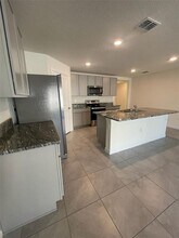 6961 SE 111th Ln in Belleview, FL - Building Photo - Building Photo