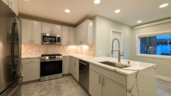 17 Chestnut St in Boston, MA - Building Photo - Building Photo