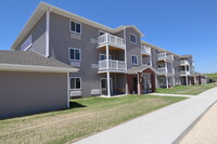 Dreamsville Apartments in Dyersville, IA - Foto de edificio - Building Photo