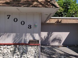 7003 NW 79th St in Tamarac, FL - Building Photo