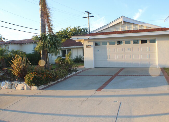 28752 Plainfield Dr in Rancho Palos Verdes, CA - Foto de edificio - Building Photo