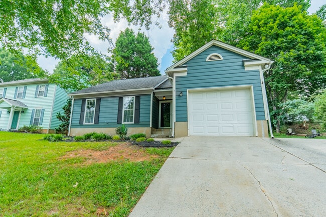 Room in House on Sherington Way in Charlotte, NC - Building Photo - Building Photo