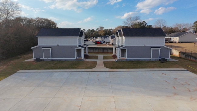 231 Pineneedle Rd in Milledgeville, GA - Building Photo - Building Photo