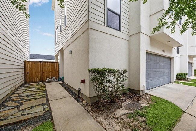 9030 Laverne Cres in Houston, TX - Building Photo - Building Photo
