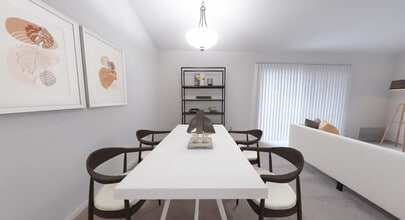 Hunters Hollow Apartments in Strongsville, OH - Building Photo - Building Photo