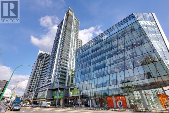 7358-7358 Edmonds St in Burnaby, BC - Building Photo - Building Photo