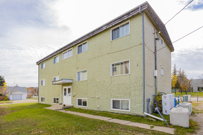 223 Fifth St W in Drumheller, AB - Building Photo - Building Photo