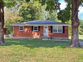 3201 Patricia Dr in Louisville, KY - Building Photo