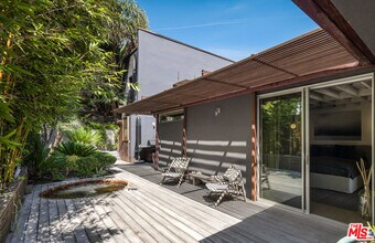 24956 Malibu Rd in Malibu, CA - Building Photo - Building Photo