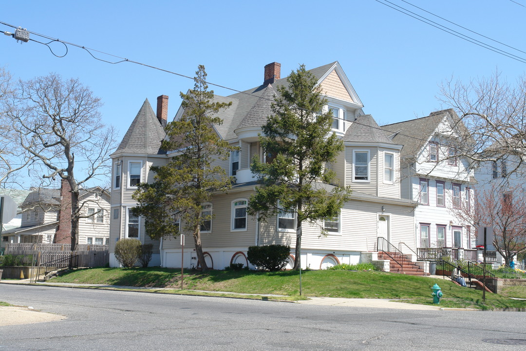 614 1st Ave in Asbury Park, NJ - Building Photo