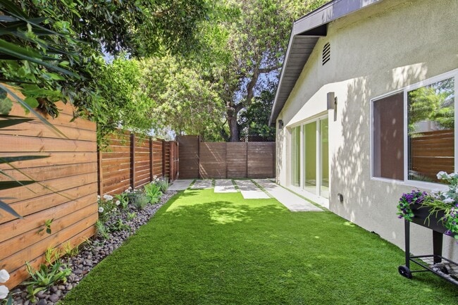 4360 Alla Rd in Los Angeles, CA - Building Photo - Building Photo