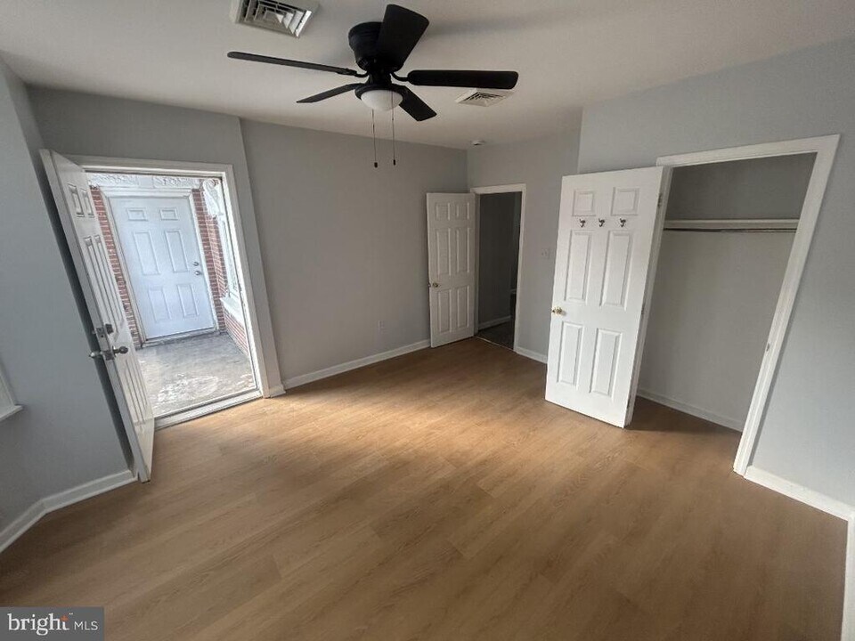 1311 S 52nd St in Philadelphia, PA - Building Photo