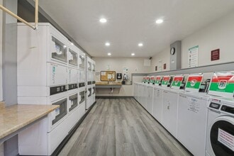 Stadium Arms Apartments in San Diego, CA - Building Photo - Building Photo