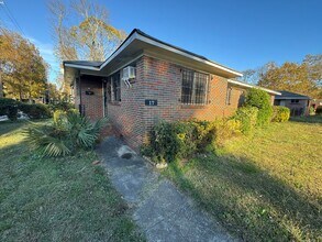 6804 1st Ave S in Birmingham, AL - Foto de edificio - Building Photo