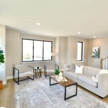 160 Pointe Dr in Northbrook, IL - Building Photo - Building Photo