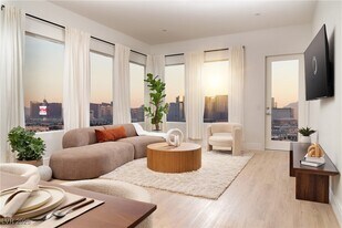 5050 E Russell Rd in Las Vegas, NV - Building Photo