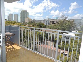 947 Lenox Ave. in Miami Beach, FL - Building Photo - Building Photo