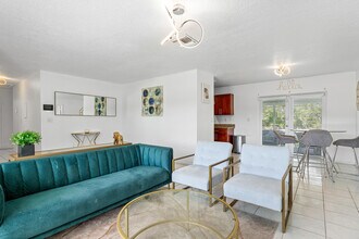 3135 S Seacrest Blvd in Boynton Beach, FL - Building Photo - Building Photo