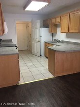 812 S Elgin Ave-Unit -4 in Portales, NM - Building Photo - Building Photo