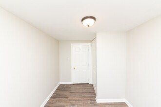 2745 W Gregory St in Chicago, IL - Building Photo - Building Photo