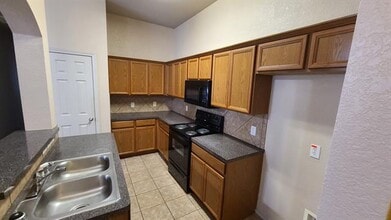 806 Walnut St in Burleson, TX - Building Photo - Building Photo