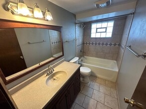 5270 S 26th St in Milwaukee, WI - Building Photo - Building Photo