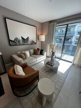 521 NW 10th Ave, Unit A1 in Miami, FL - Building Photo - Building Photo