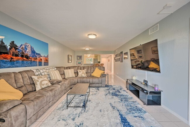 320 Horse Creek Dr in Naples, FL - Foto de edificio - Building Photo