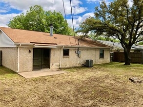 1317 N Knowles Dr in Fort Worth, TX - Building Photo - Building Photo